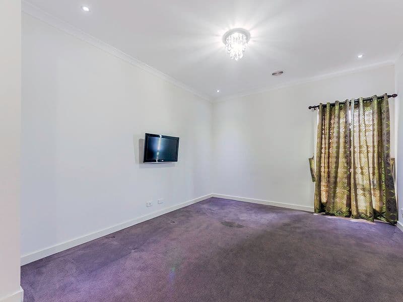 11 McLaren Chase, Caroline Springs VIC 3023, Caroline Springs - Thumbnail 5