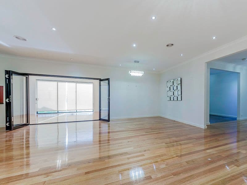 11 McLaren Chase, Caroline Springs VIC 3023, Caroline Springs - Thumbnail 8