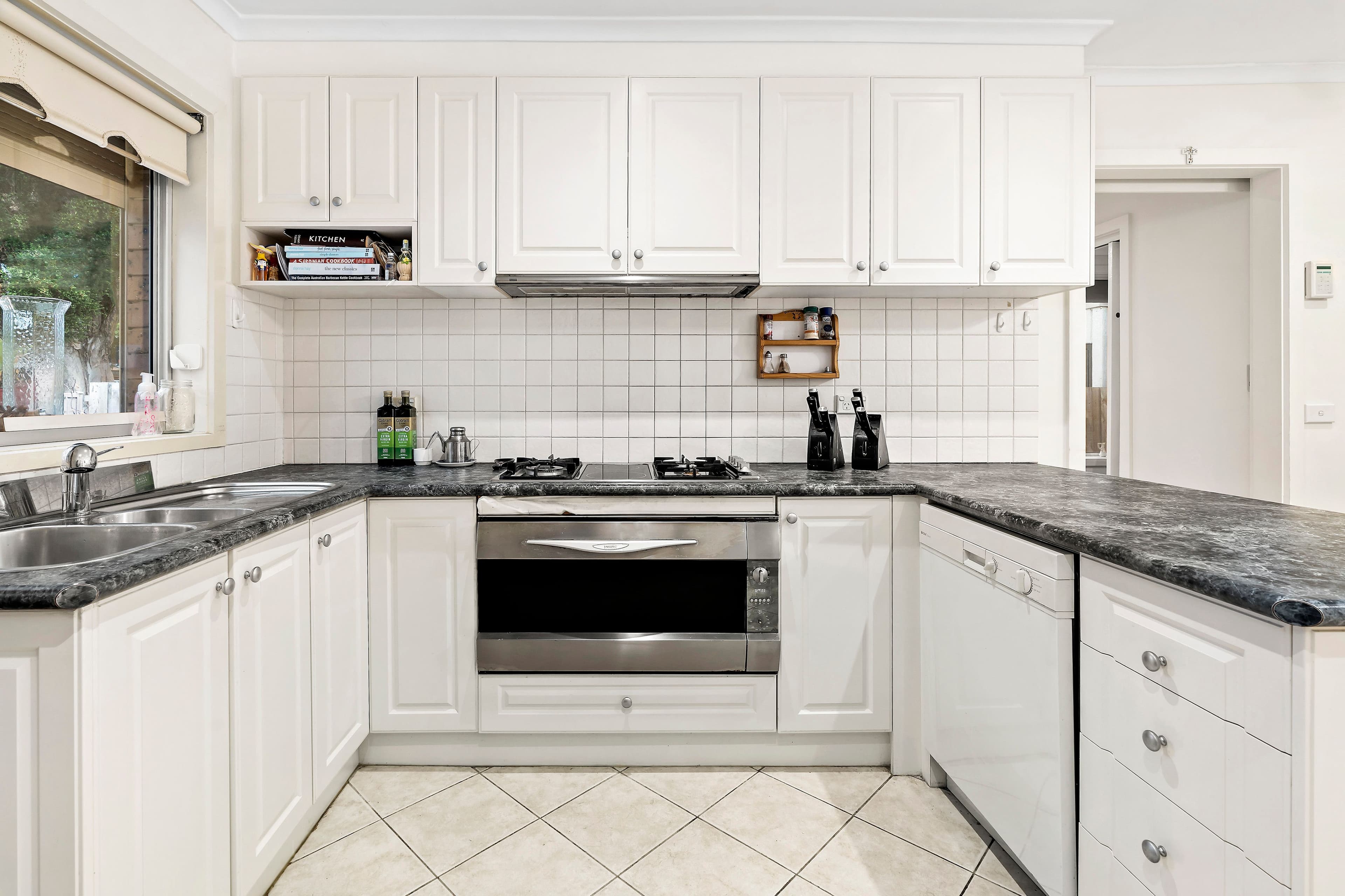 2 Truganini Road, Carnegie VIC 3163, Carnegie - Thumbnail 5