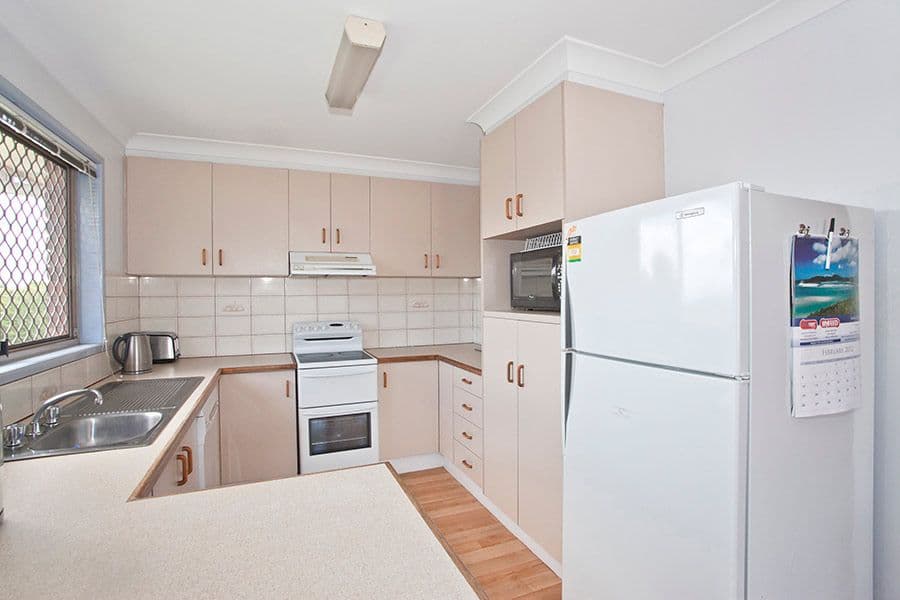 6 Bhutan Court, NEWTOWN QLD 4350, Newtown - Thumbnail 6