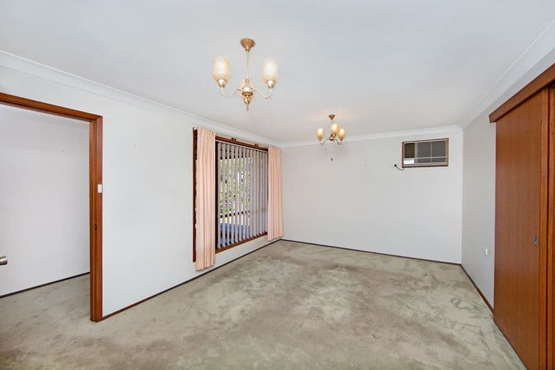 35 Dampier Boulevard, KILLARNEY VALE NSW 2261, Killarney Vale - Thumbnail 3