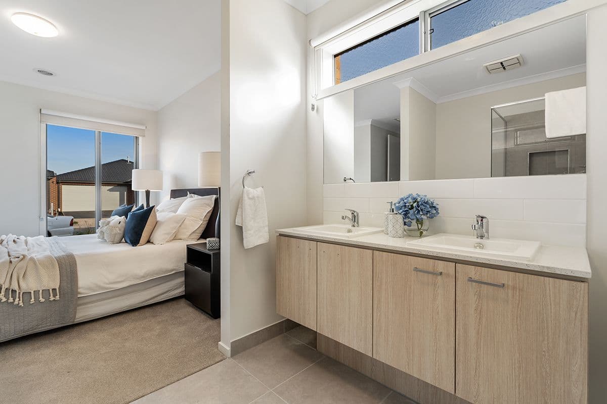17 Bolwarra Street, Craigieburn VIC 3064, Craigieburn - Thumbnail 3