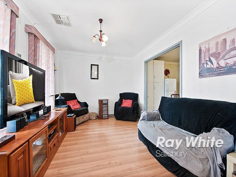 10 Dienelt Drive, Para Hills West SA 5096, Para Hills West - Thumbnail 2