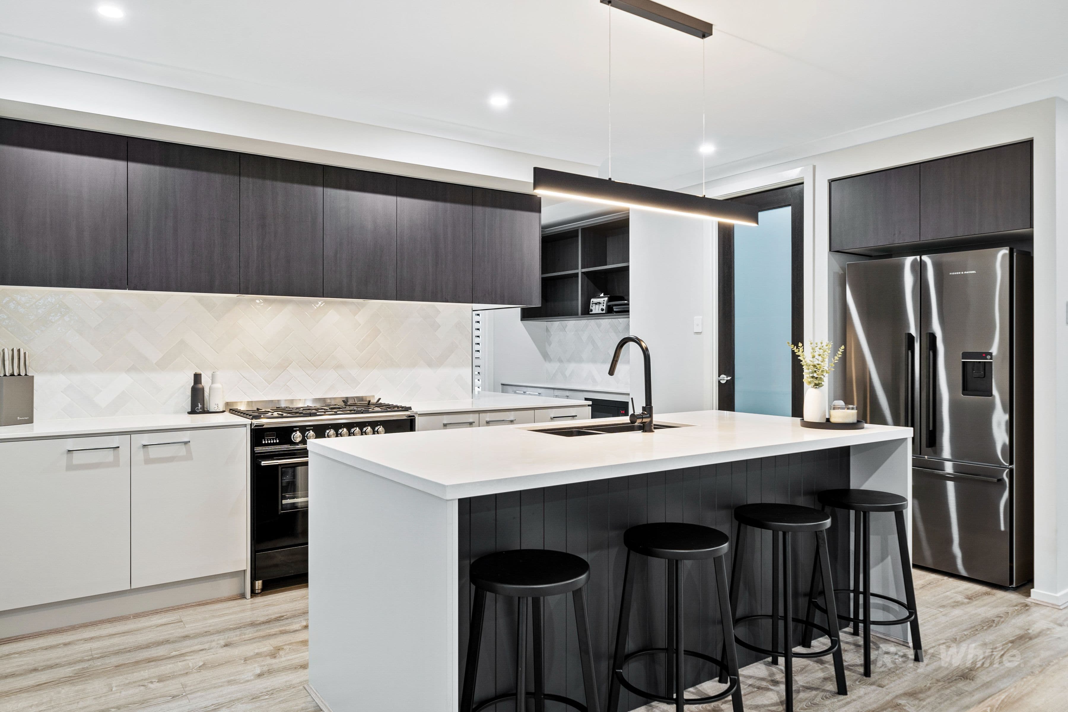 20 Hedge Lane, Greenbank QLD 4124, Greenbank - Thumbnail 2