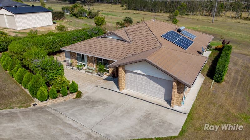 21 Grevillia Drive, Waterview Heights - Image 1