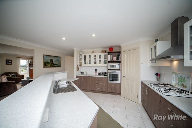 21 Grevillia Drive, Waterview Heights - Thumbnail 2