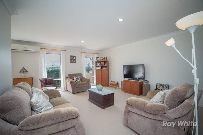 21 Grevillia Drive, Waterview Heights - Thumbnail 3