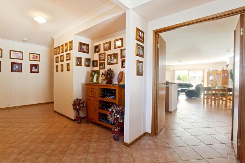 2 Wallis Crescent, CECIL HILLS NSW 2171, Cecil Hills - Thumbnail 5