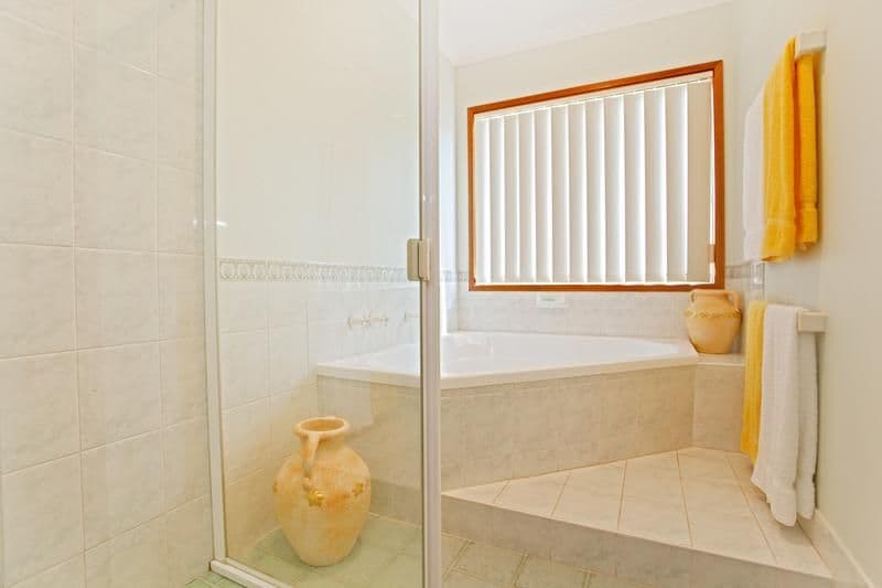 2 Wallis Crescent, CECIL HILLS NSW 2171, Cecil Hills - Thumbnail 8