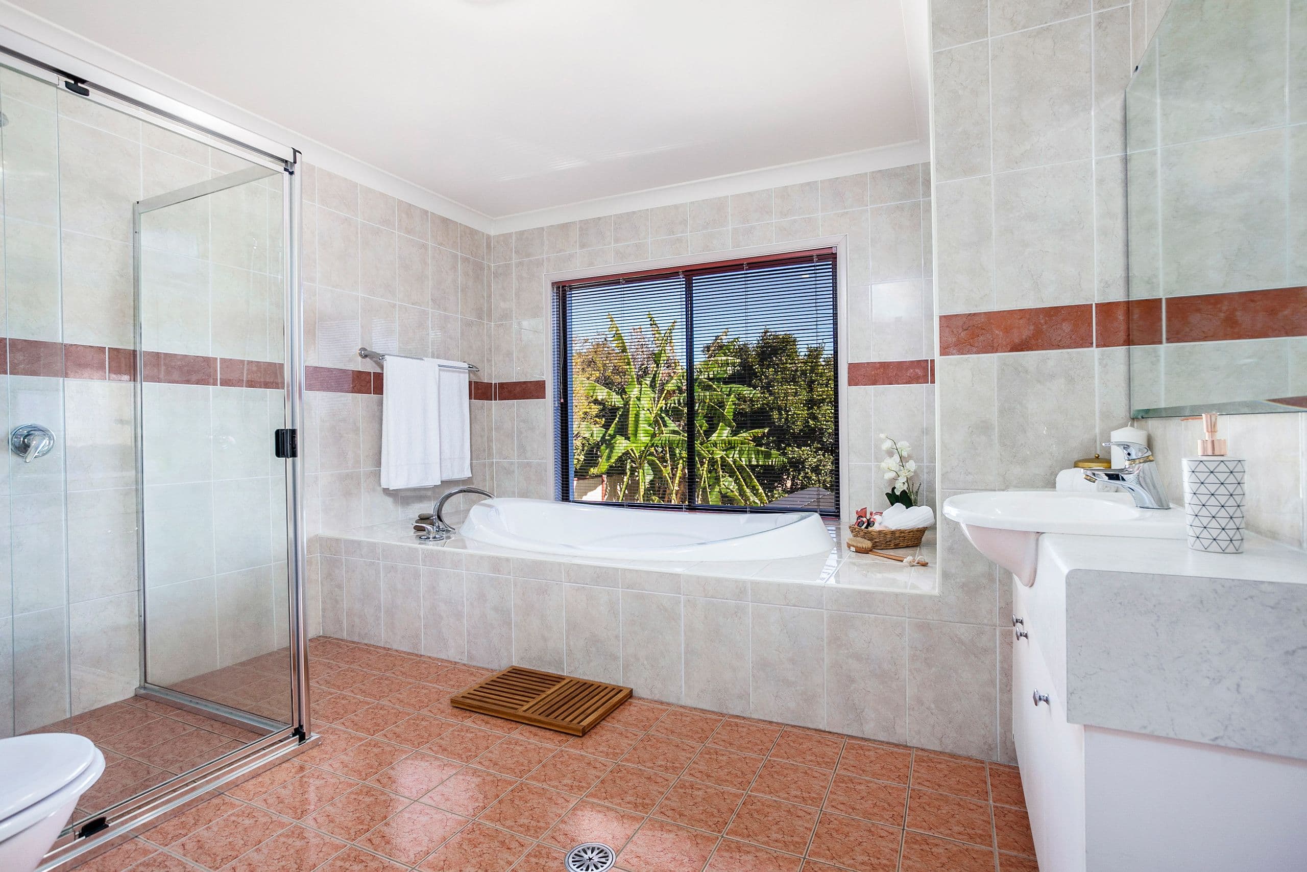 18 Eucumbene Avenue, Flinders - Thumbnail 7