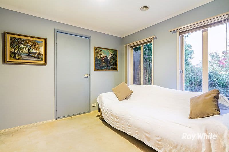 12 Peveril Crescent, Cranbourne North VIC 3977, Cranbourne North - Thumbnail 2