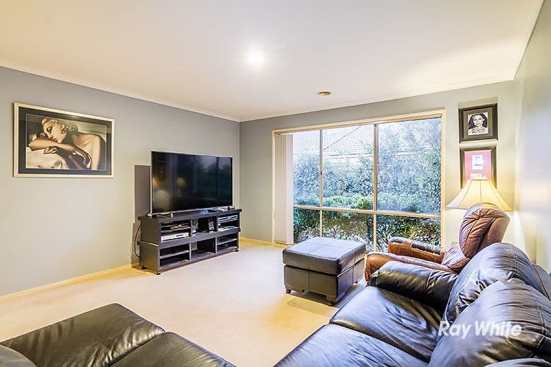 12 Peveril Crescent, Cranbourne North VIC 3977, Cranbourne North - Thumbnail 4