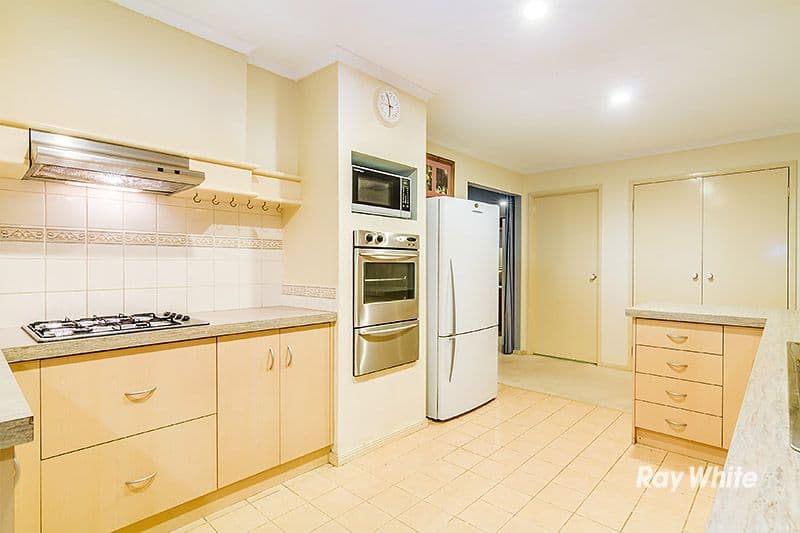 12 Peveril Crescent, Cranbourne North VIC 3977, Cranbourne North - Thumbnail 6