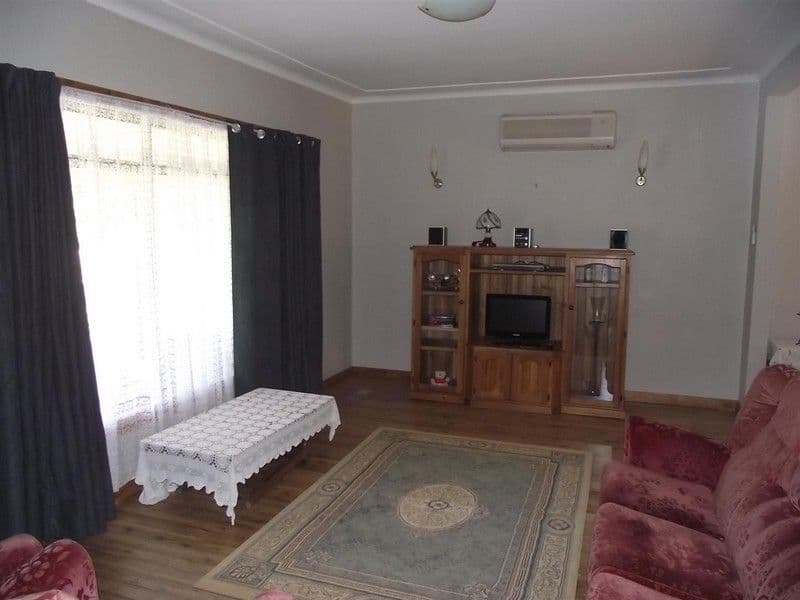 14 Pearce Street, PARKES NSW 2870, Parkes - Thumbnail 2