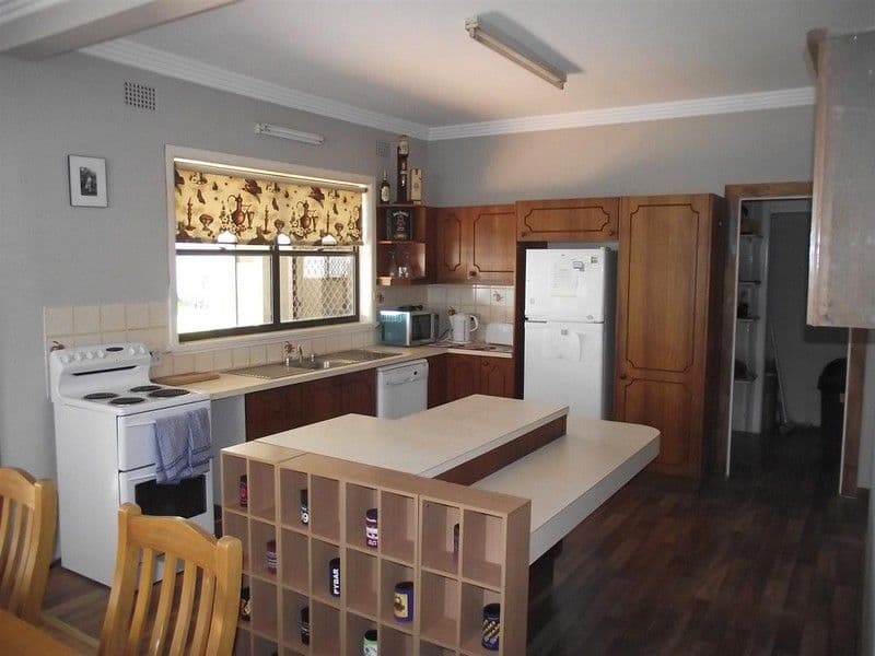 14 Pearce Street, PARKES NSW 2870, Parkes - Thumbnail 3