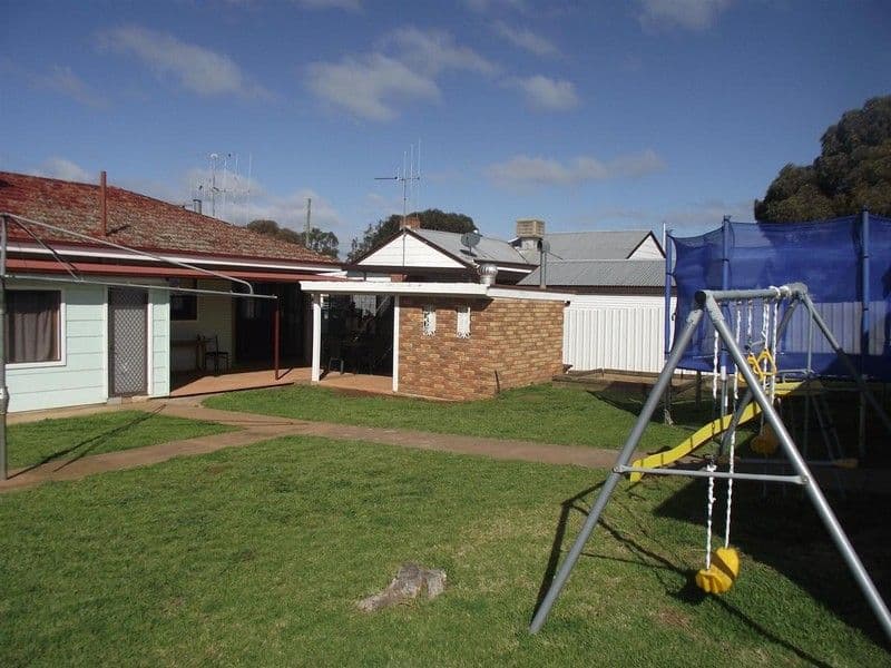 14 Pearce Street, PARKES NSW 2870, Parkes - Thumbnail 4