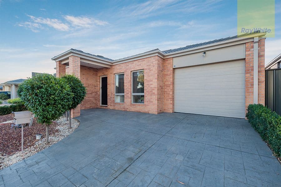 17 Dempster Drive, Craigieburn VIC 3064, Craigieburn - Thumbnail 2