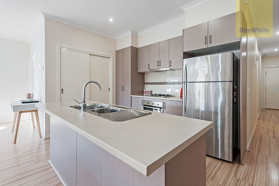 17 Dempster Drive, Craigieburn VIC 3064, Craigieburn - Thumbnail 4