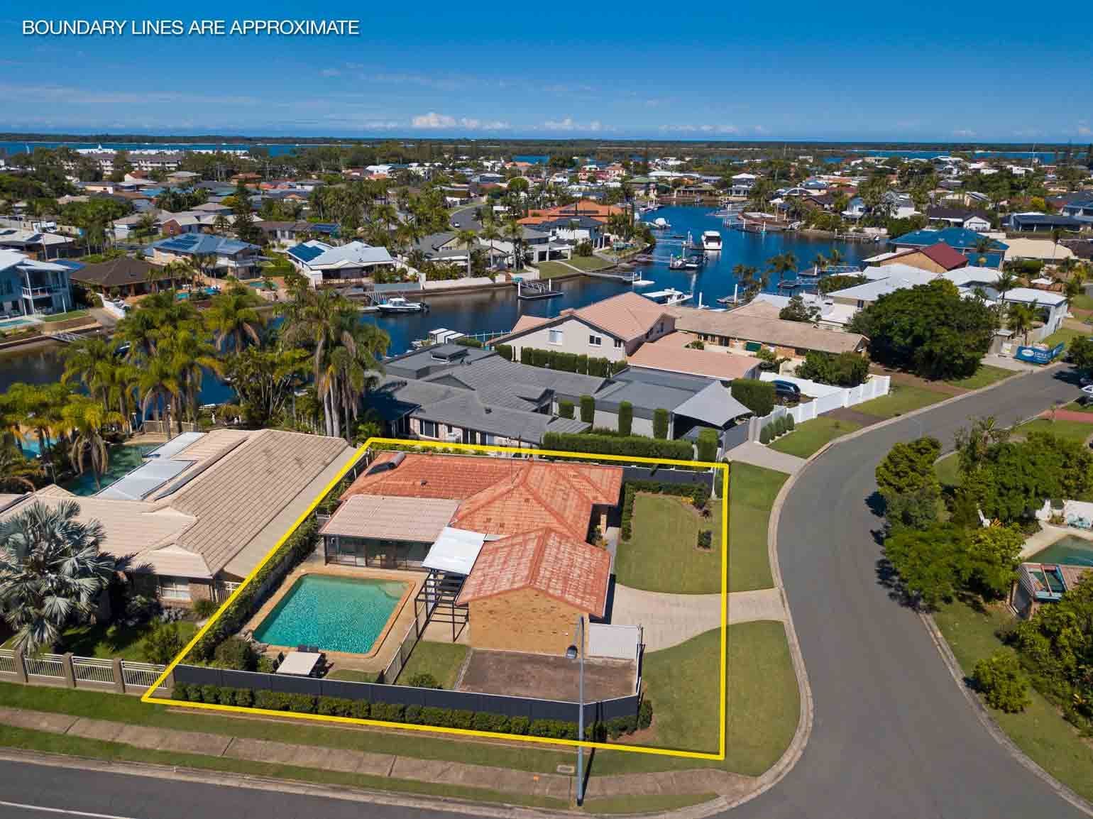 2 Girua Avenue, Runaway Bay QLD 4216, Runaway Bay - Thumbnail 2
