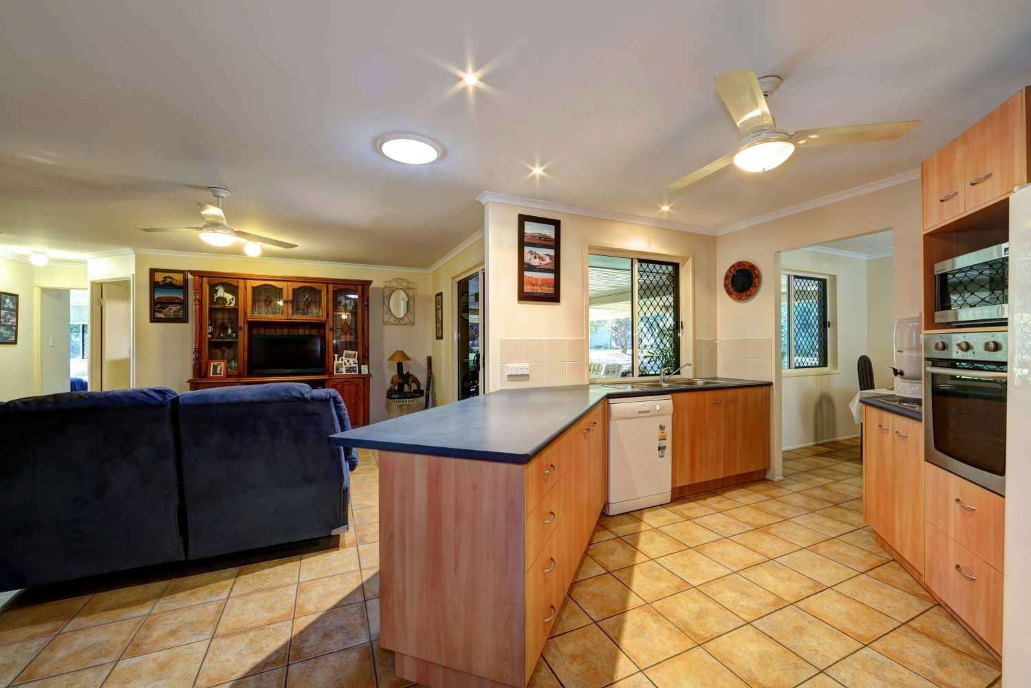2 Tammy Road, MOORE PARK BEACH QLD 4670, Moore Park Beach - Thumbnail 4