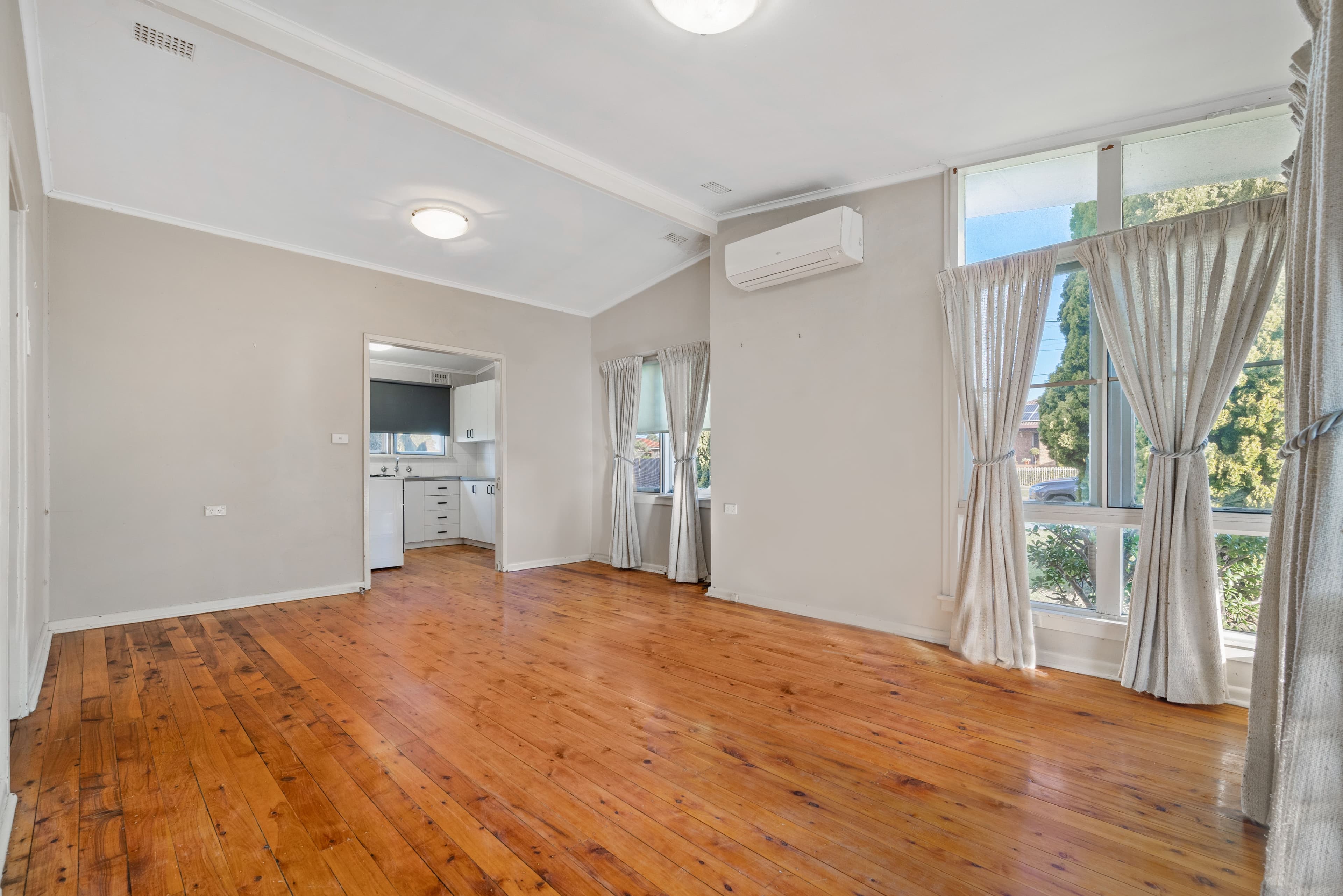 47 Graham Avenue, Casula NSW 2170, Casula - Thumbnail 4