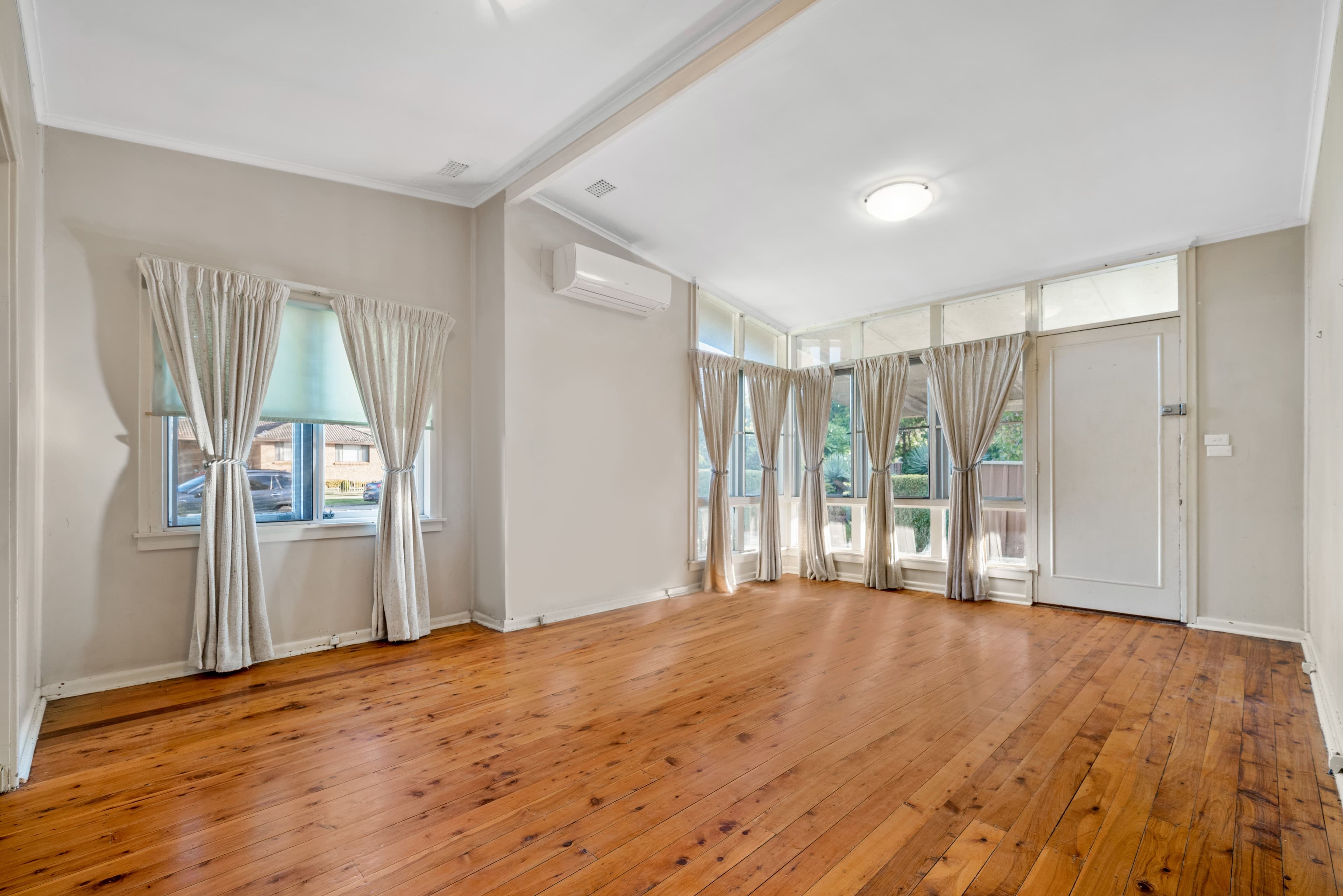 47 Graham Avenue, Casula NSW 2170, Casula - Thumbnail 7