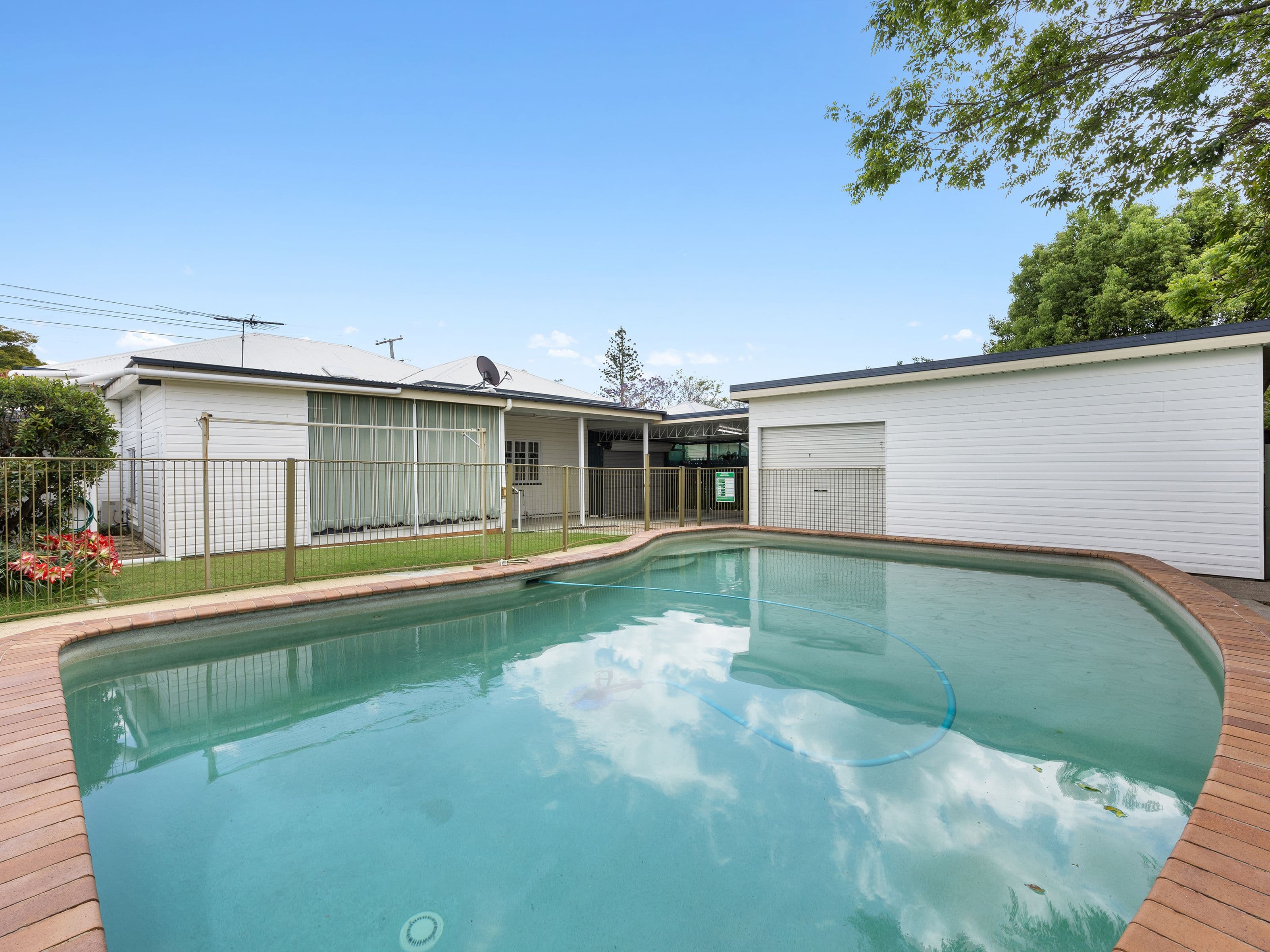 2 Molloy Street, Silkstone QLD 4304, Silkstone - Thumbnail 4