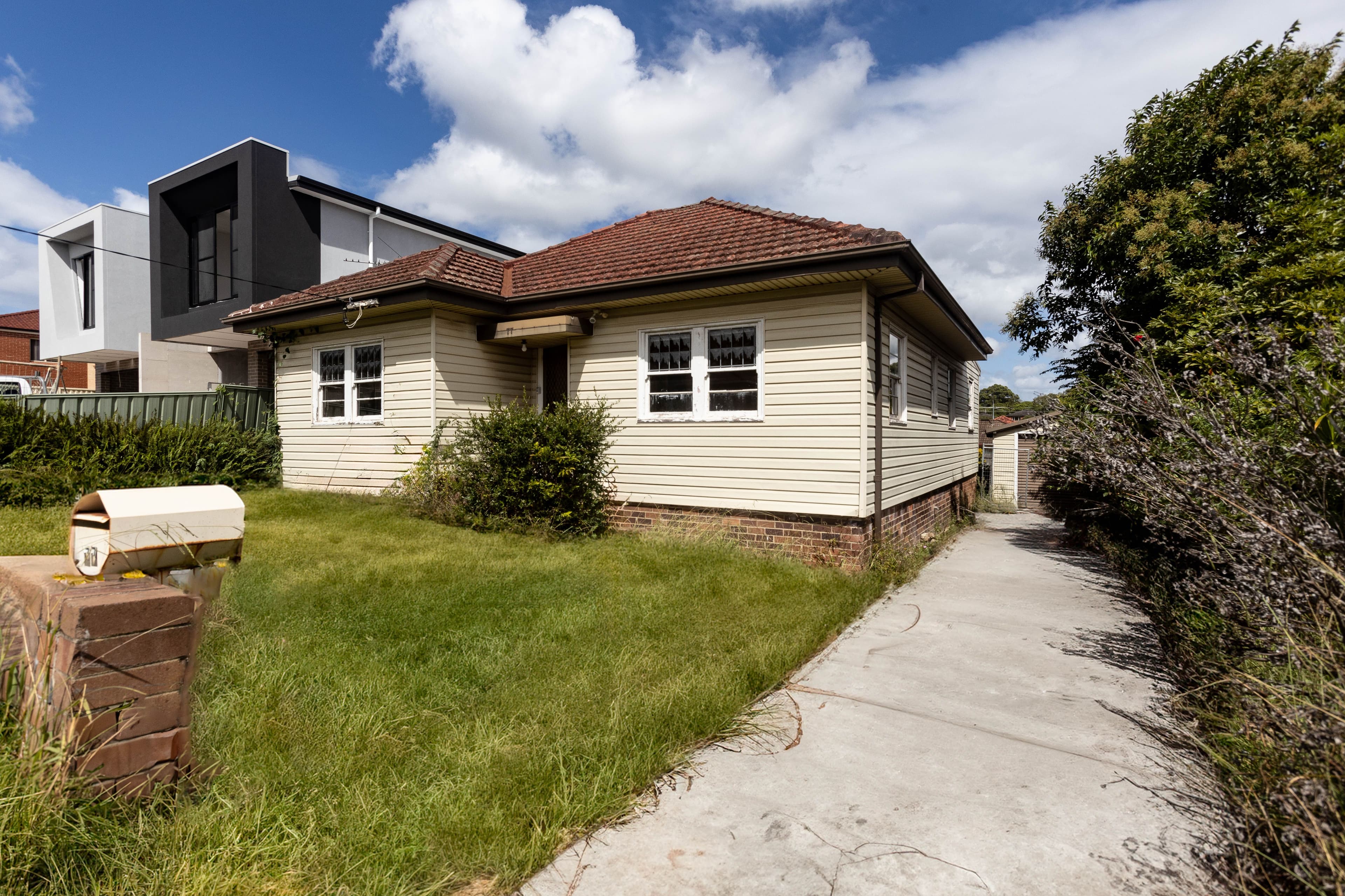 77 Bassett Street, Hurstville NSW 2220, Hurstville - Thumbnail 2