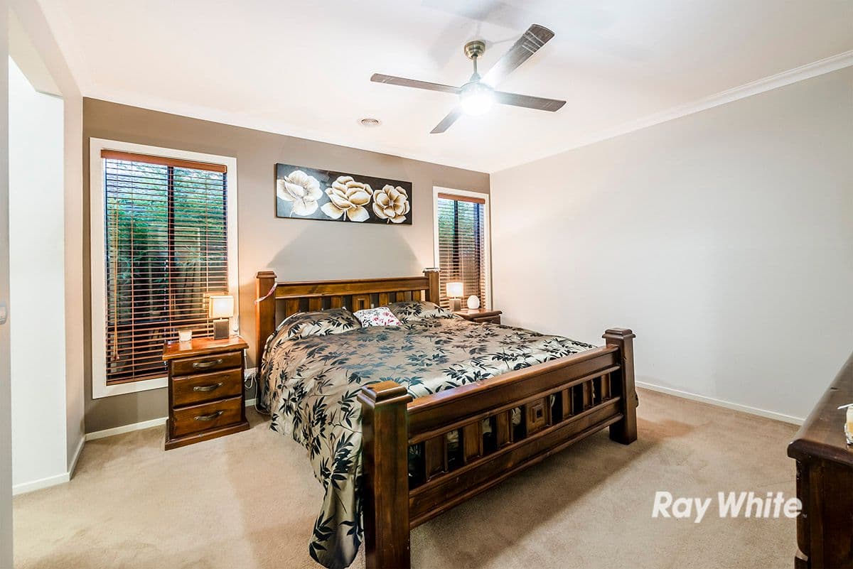 11 Dan Morgan Drive, Cranbourne East VIC 3977, Cranbourne East - Thumbnail 2