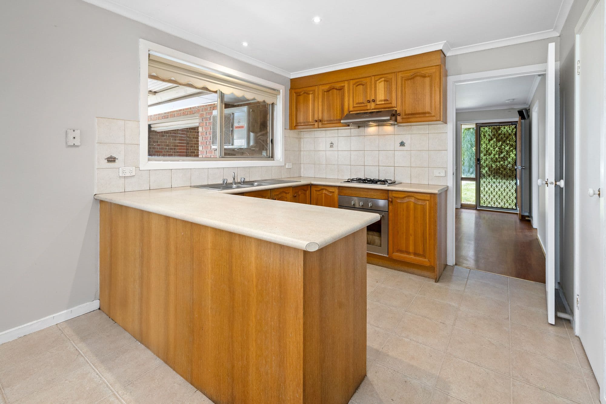 10 Ganges Court, Werribee VIC 3030, Werribee - Thumbnail 6