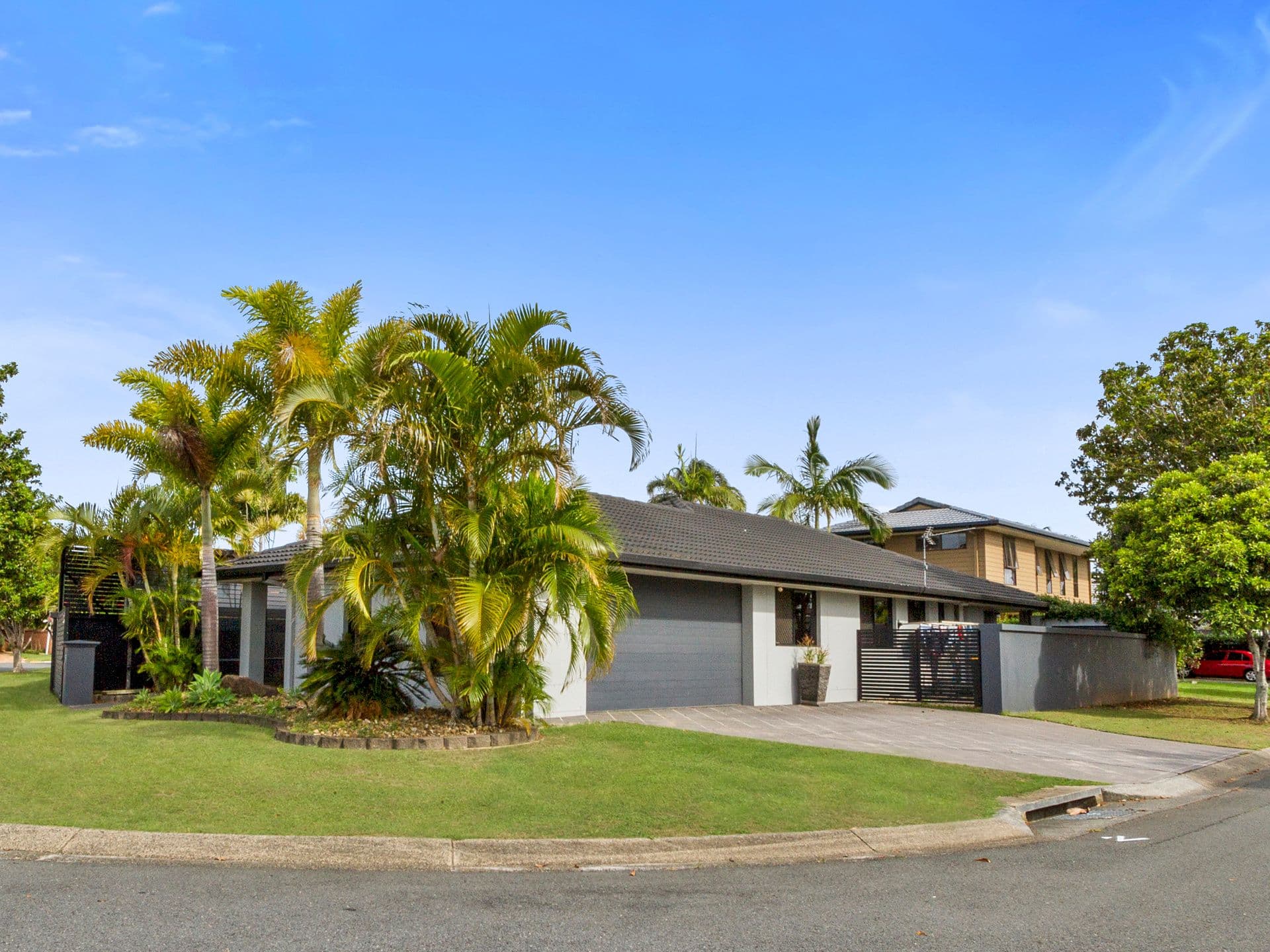 11 Erave Avenue, Runaway Bay QLD 4216, Runaway Bay - Thumbnail 2