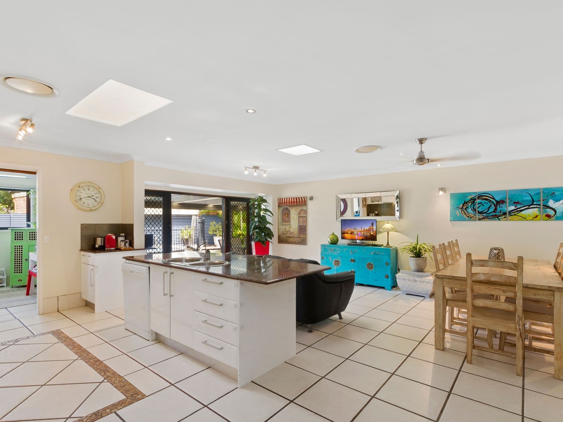 11 Erave Avenue, Runaway Bay QLD 4216, Runaway Bay - Thumbnail 3