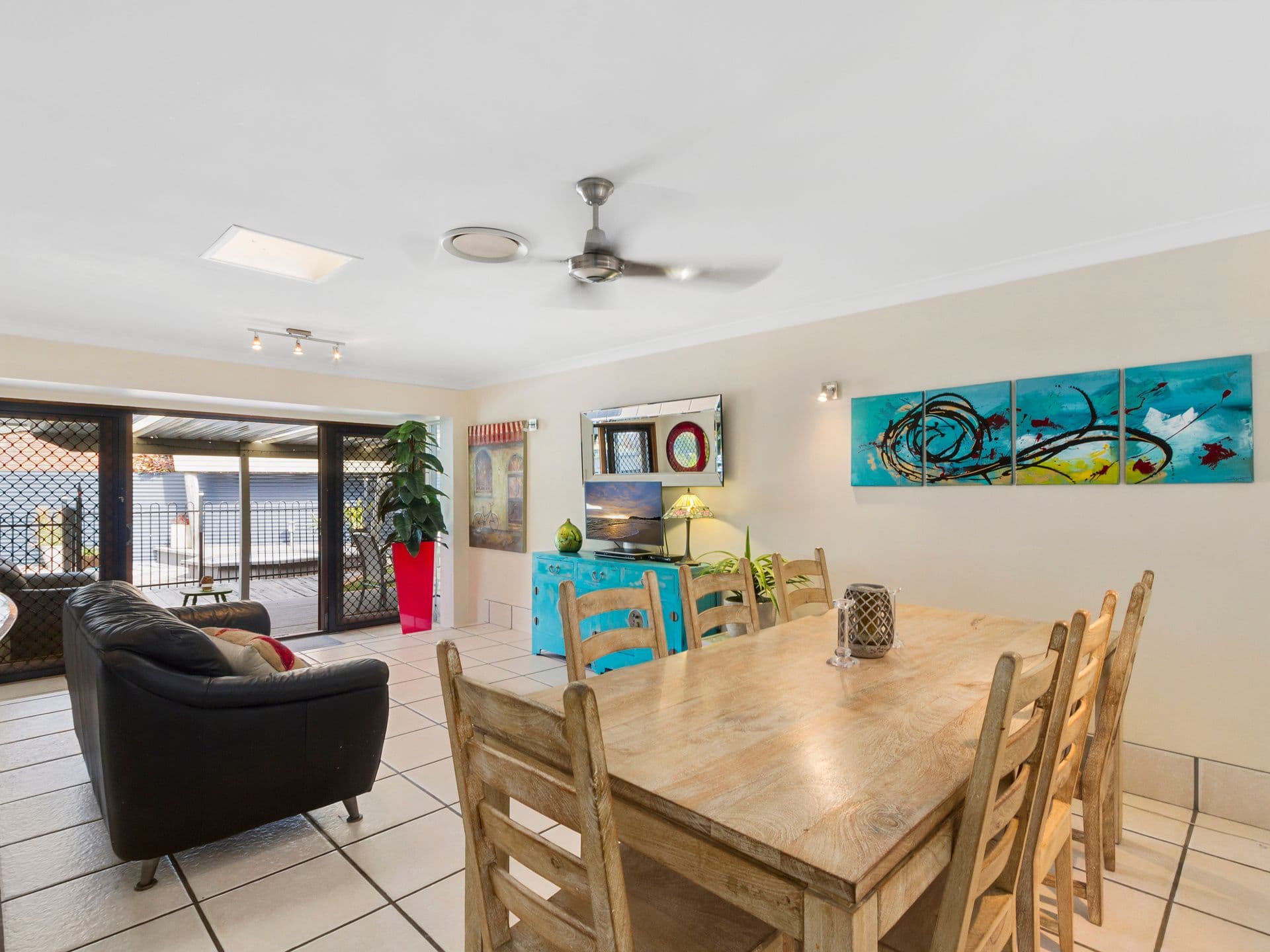 11 Erave Avenue, Runaway Bay QLD 4216, Runaway Bay - Thumbnail 4