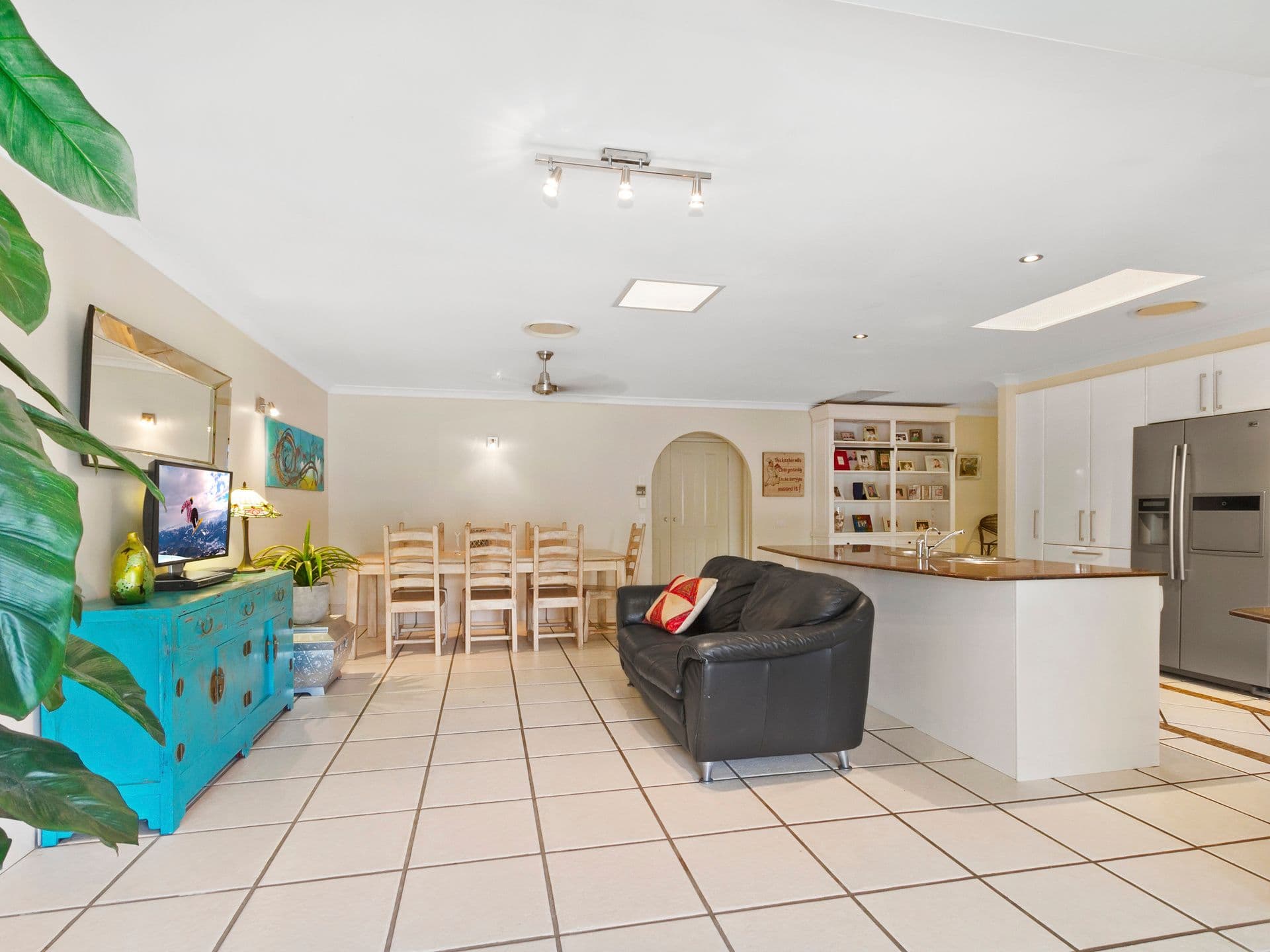 11 Erave Avenue, Runaway Bay QLD 4216, Runaway Bay - Thumbnail 6