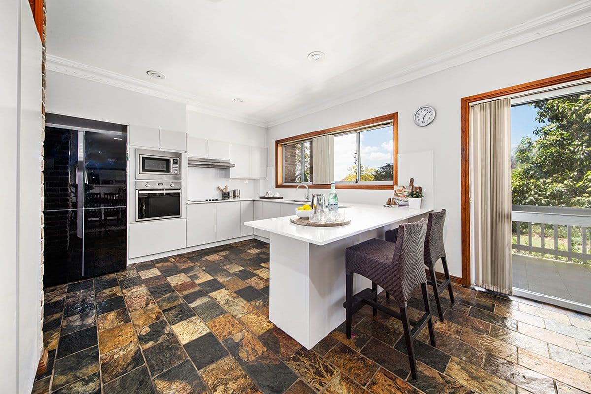 40 Blaxland Drive, Illawong - Thumbnail 4