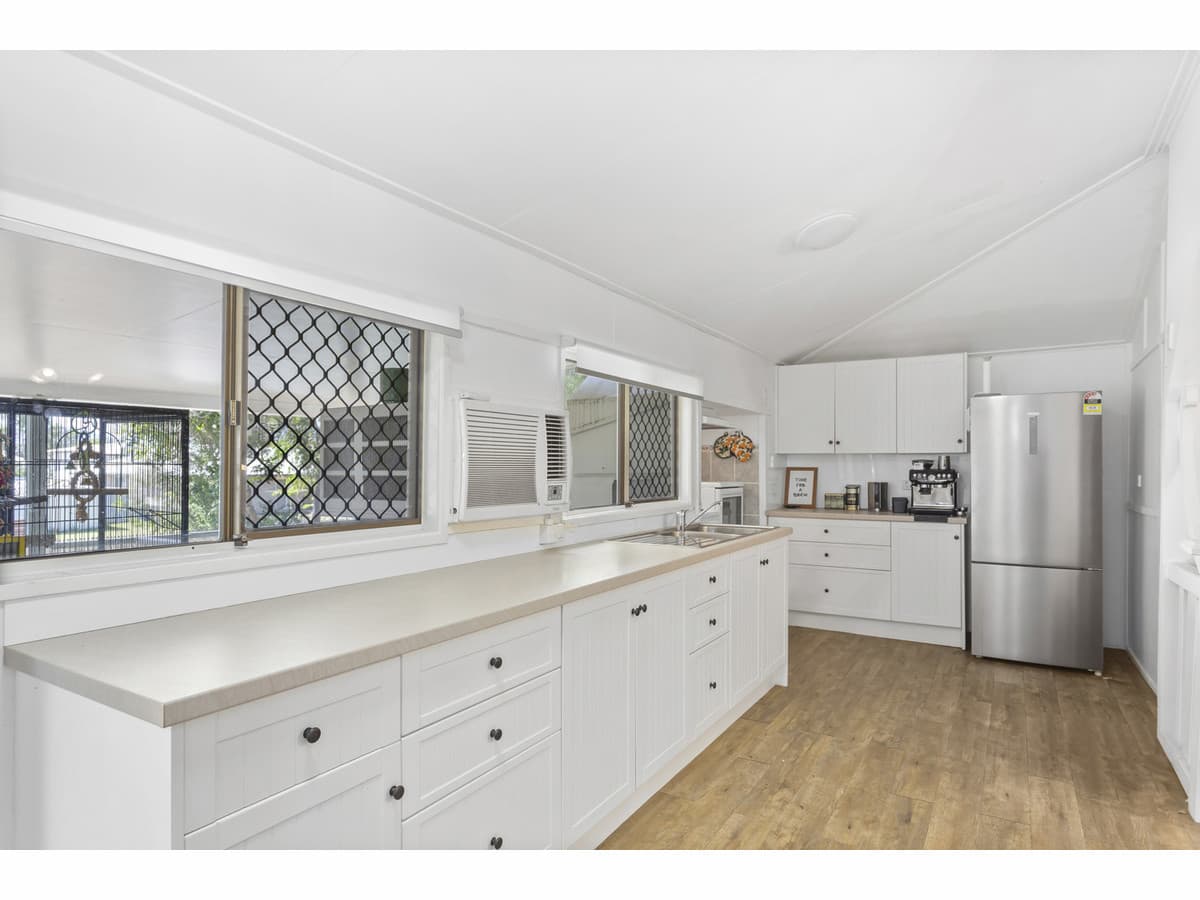 18 Ross Street, ALLENSTOWN QLD, Allenstown - Thumbnail 2