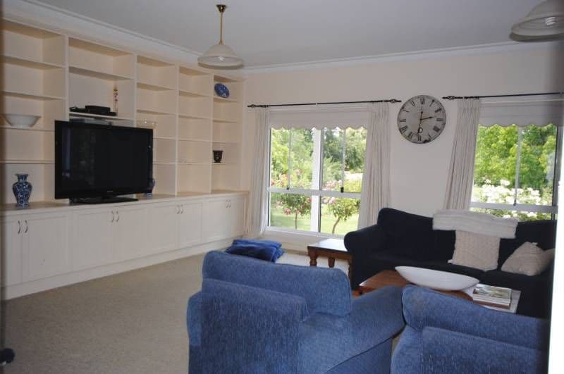 9  Fawcett Drive, LAKE WYANGAN NSW 2680, Lake Wyangan - Thumbnail 8