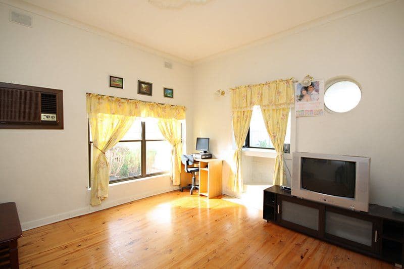 4  Bardia Avenue, FINDON SA 5023, Findon - Thumbnail 2