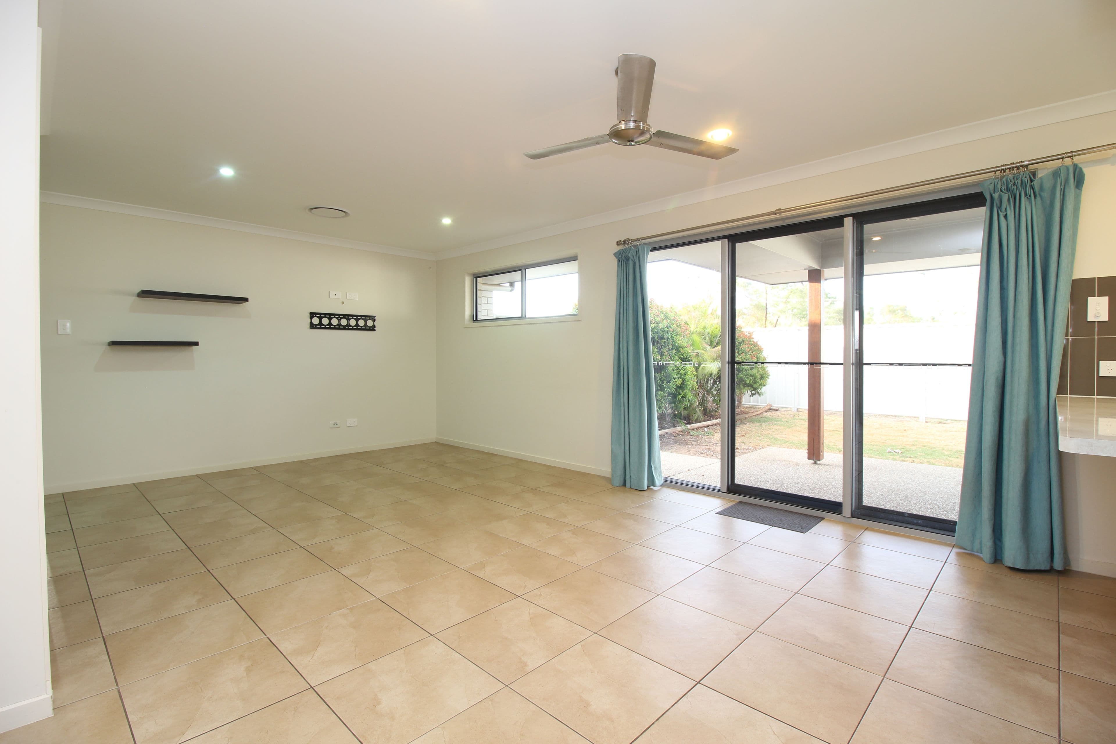 180 Opal Street, Emerald QLD 4720, Emerald - Thumbnail 7