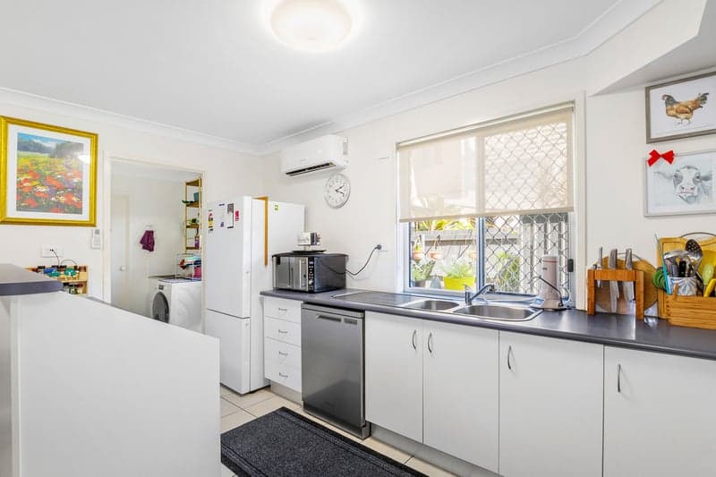 58 Fleet Drive, Kippa-Ring - Thumbnail 4