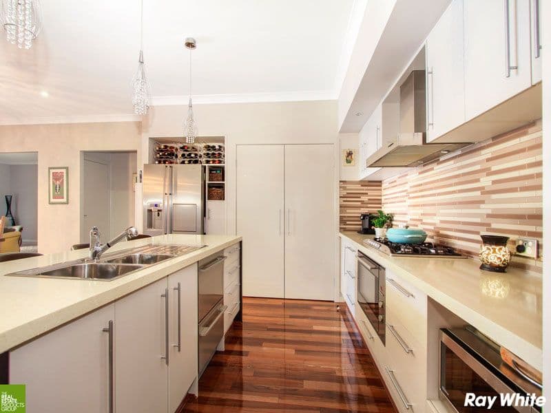 13 Sandy Bay Avenue, Haywards Bay - Thumbnail 3