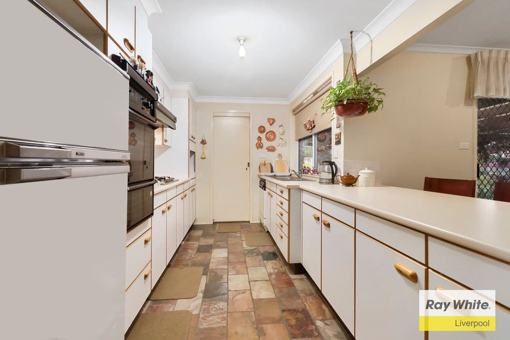9 Arwon Avenue, Casula - Thumbnail 7