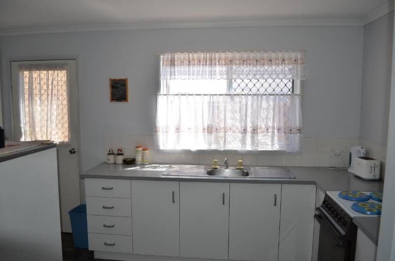 16 McCann Street, SOUTH GLADSTONE QLD 4680, South Gladstone - Thumbnail 2