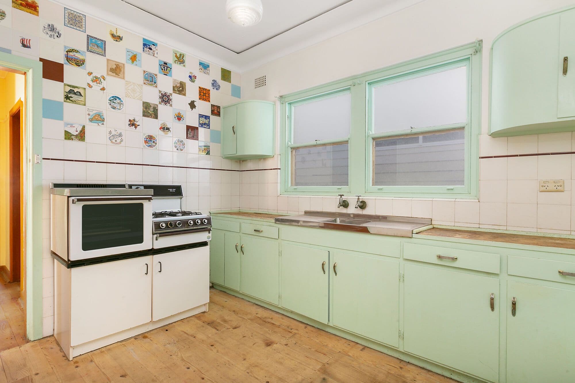 2 John Wedge Place, Seabrook - Thumbnail 2