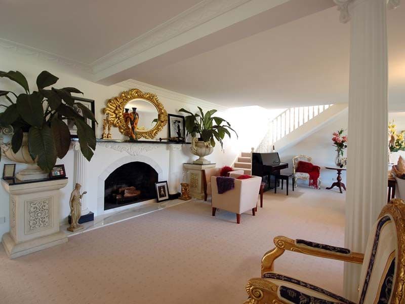 237 Simpsons Road, ELANORA QLD 4221, Elanora - Thumbnail 5