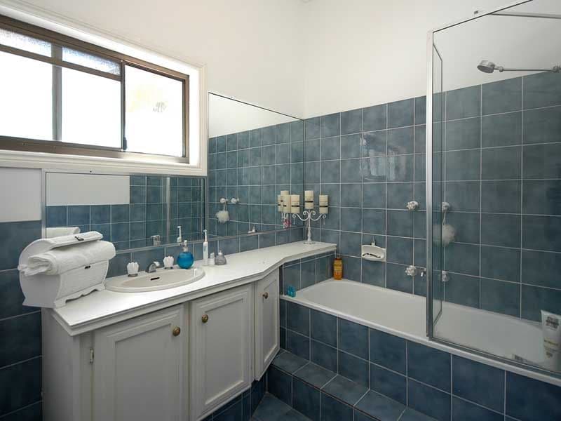 237 Simpsons Road, ELANORA QLD 4221, Elanora - Thumbnail 7