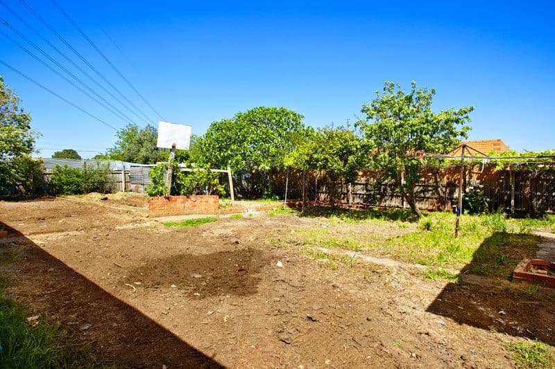 25 Merrilands Road, RESERVOIR VIC 3073, Reservoir - Thumbnail 2