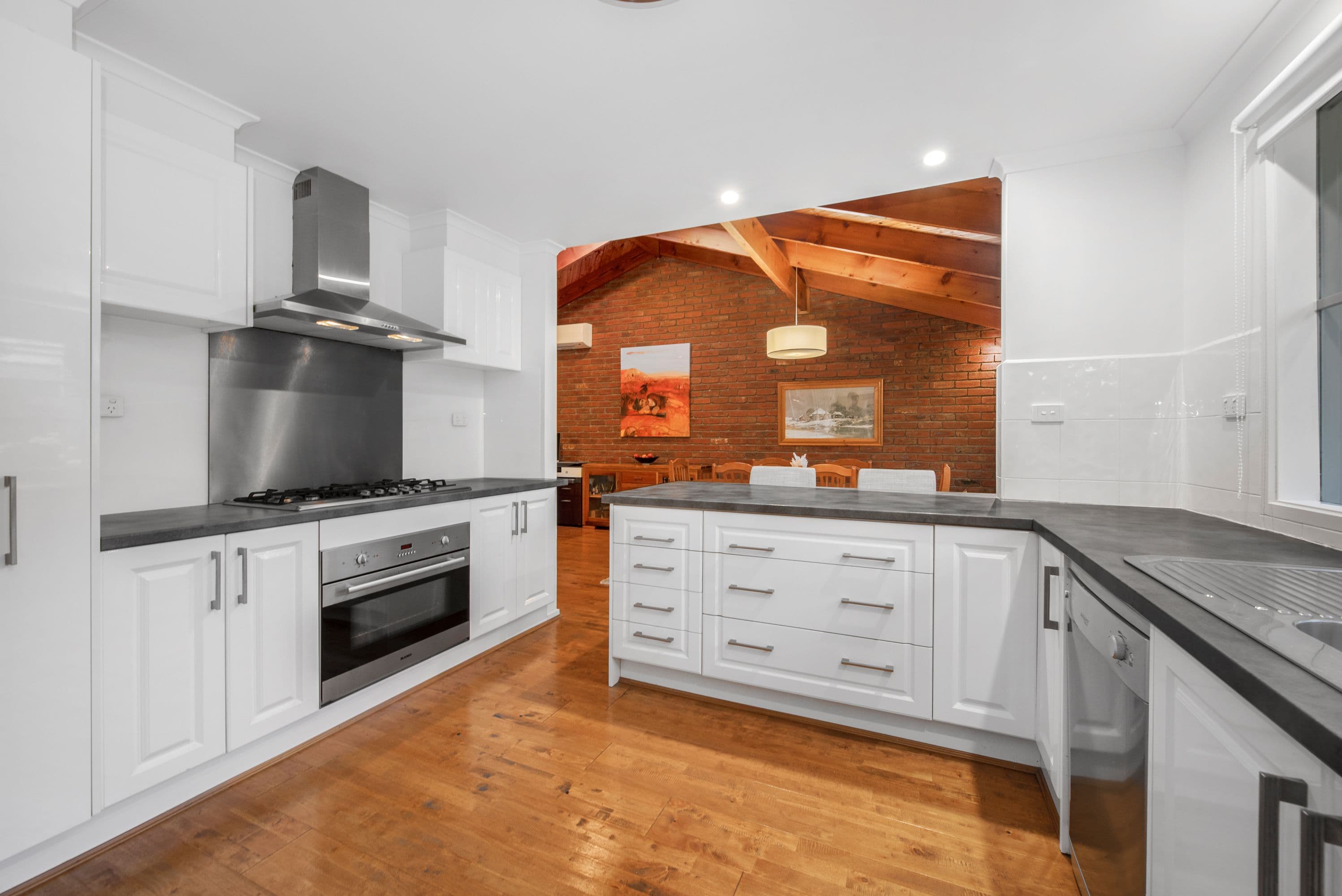 12 Guest Road, Pakenham VIC 3810, Pakenham - Thumbnail 3
