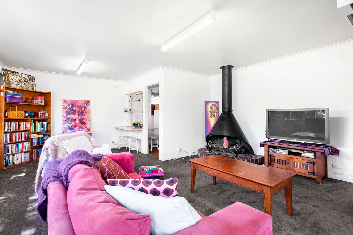 2 Cindy Court, Cheltenham VIC 3192, Cheltenham - Thumbnail 2