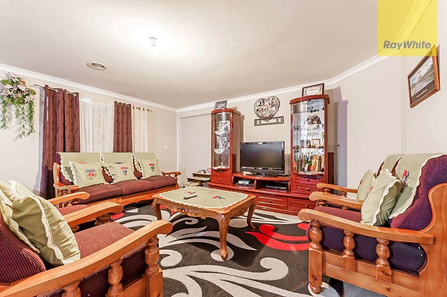 10 Ferdinand Place, Melton West VIC 3337, Melton West - Thumbnail 3